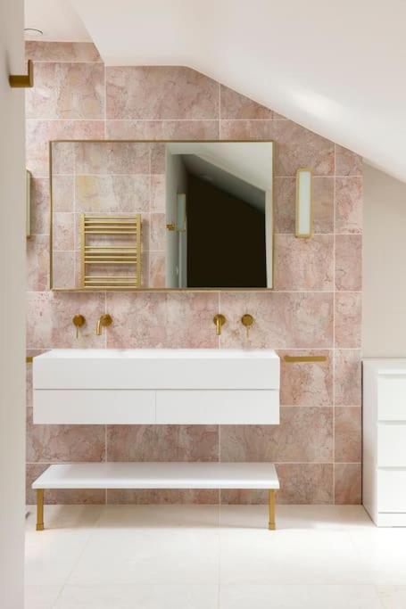 Villa Dunsford House - Elegant Townhouse With Parking Bath Exterior foto
