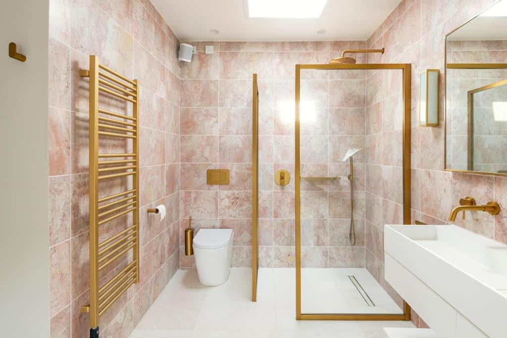 Villa Dunsford House - Elegant Townhouse With Parking Bath Exterior foto